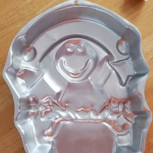 Wilton Barney Cake Pan 2105-3450 with Original Instructions - Picture 4 of 9